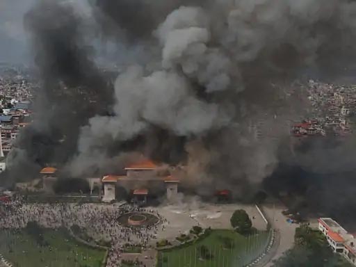 नेपाल हिंसा: पीएम ओली और राष्ट्रपति पौडेल ने दिया इस्तीफा, पूर्व पीएम की पत्नी को जिंदा जलाया गया 2 1757421299 Untitled 7 copy